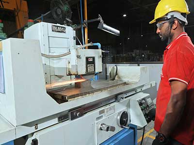 High-Performance Surface Grinder for Precision Tooling at Suvarna Alloys